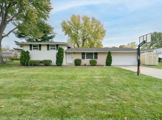 52760 Holly Ct, South Bend, IN 46637