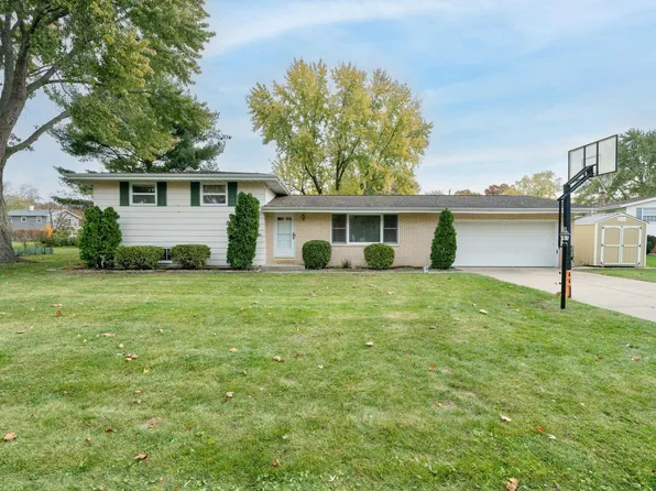 52760 Holly Ct, South Bend, IN 46637