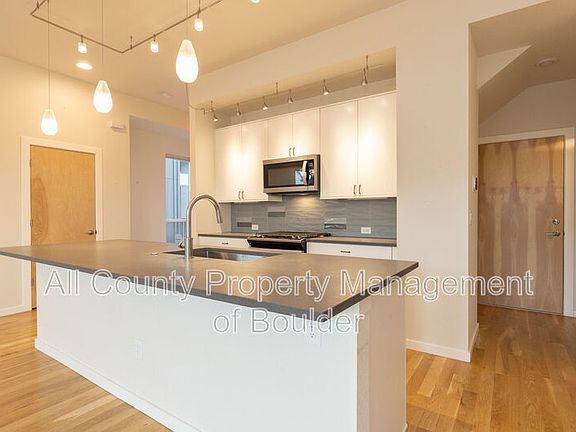 5th image of 5830 Grandville Ave Unit B