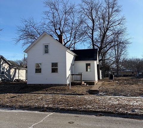 2nd image of 819 5th St