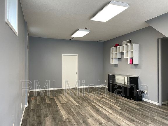 4th image of 610 E Mishawaka Ave