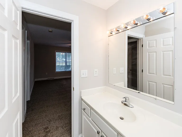 814 King Arthur Dr — Photo 12