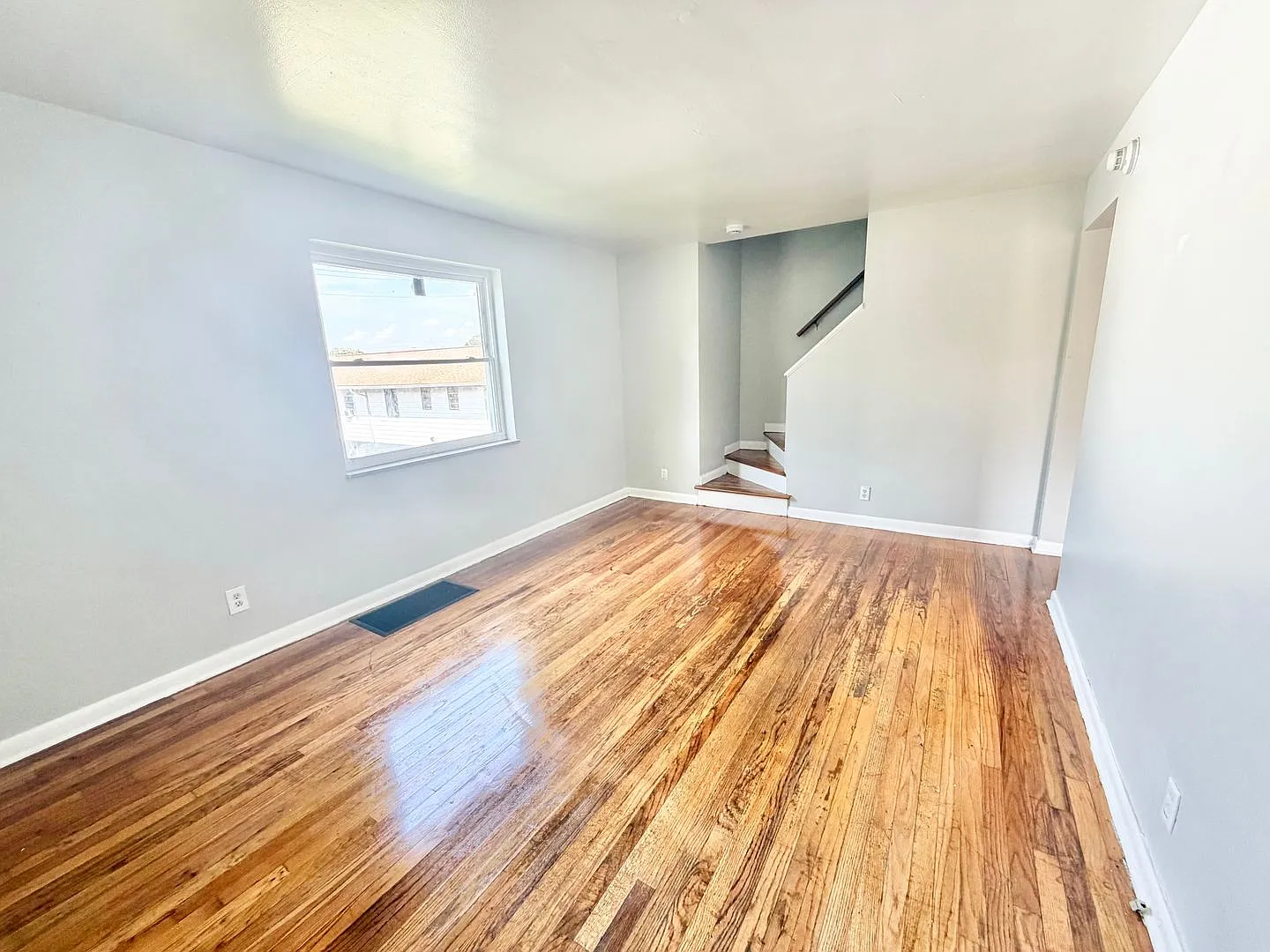 Great 3 bed, 2 bath home in Price Hill — Photo 4