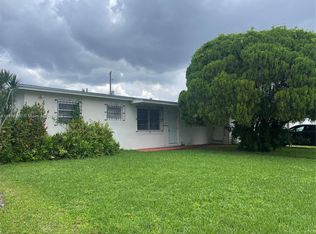 4212 SW 98th Ave, Miami, FL 33165