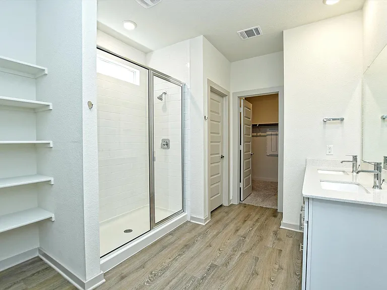 204 Merrick Rd — Photo 18