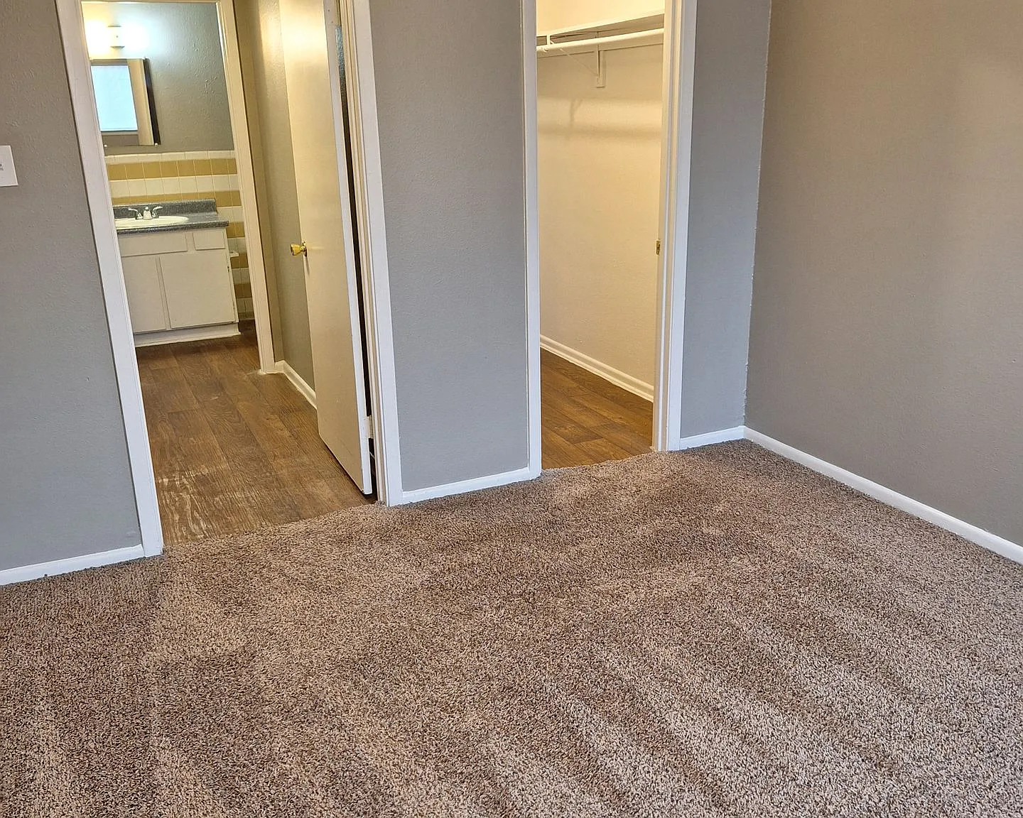 Lawnwood Apartments — Photo 1
