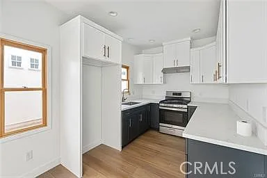 1350 E 8th St — Photo 3