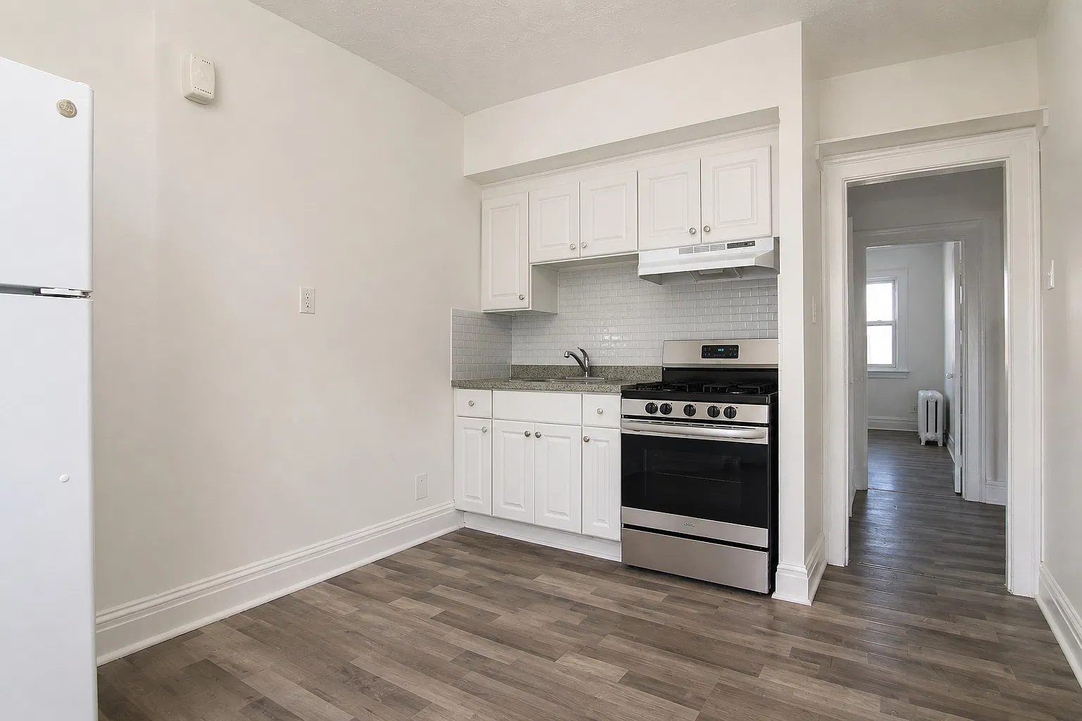 2 bed, 680 sqft, $2,700 — Photo 3