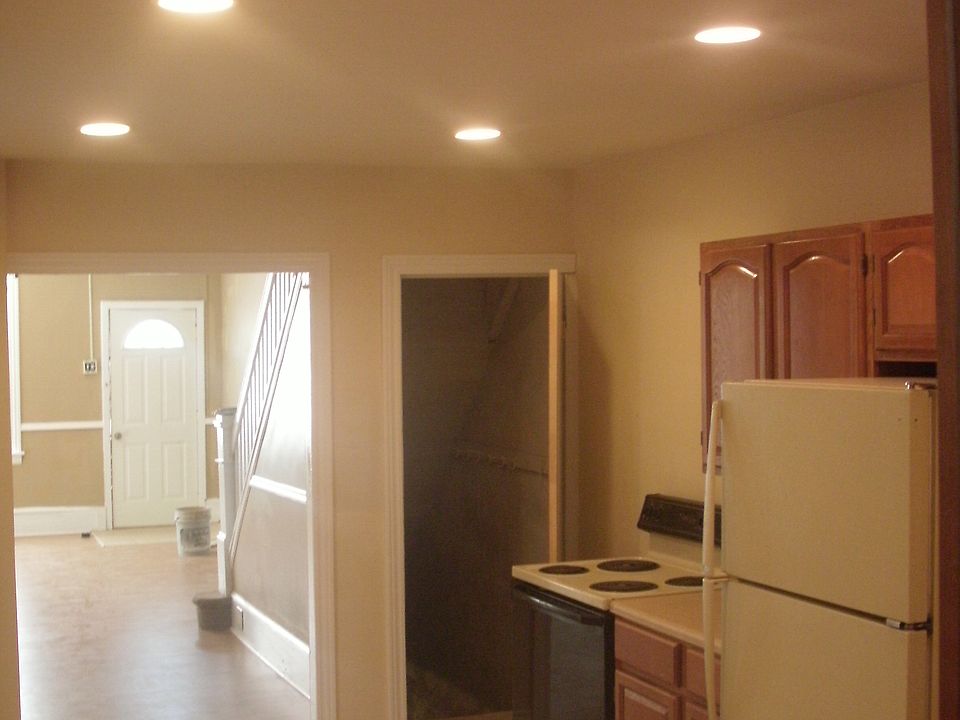 2nd image of 942 N 6th St
