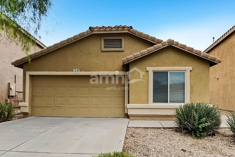 4 bed, 2.0 bath, 1446 sqft, $1,875 — Photo 1
