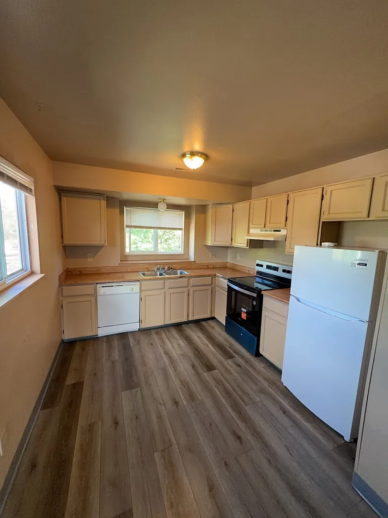 2 bed, 745 sqft, $1,095 — Photo 3