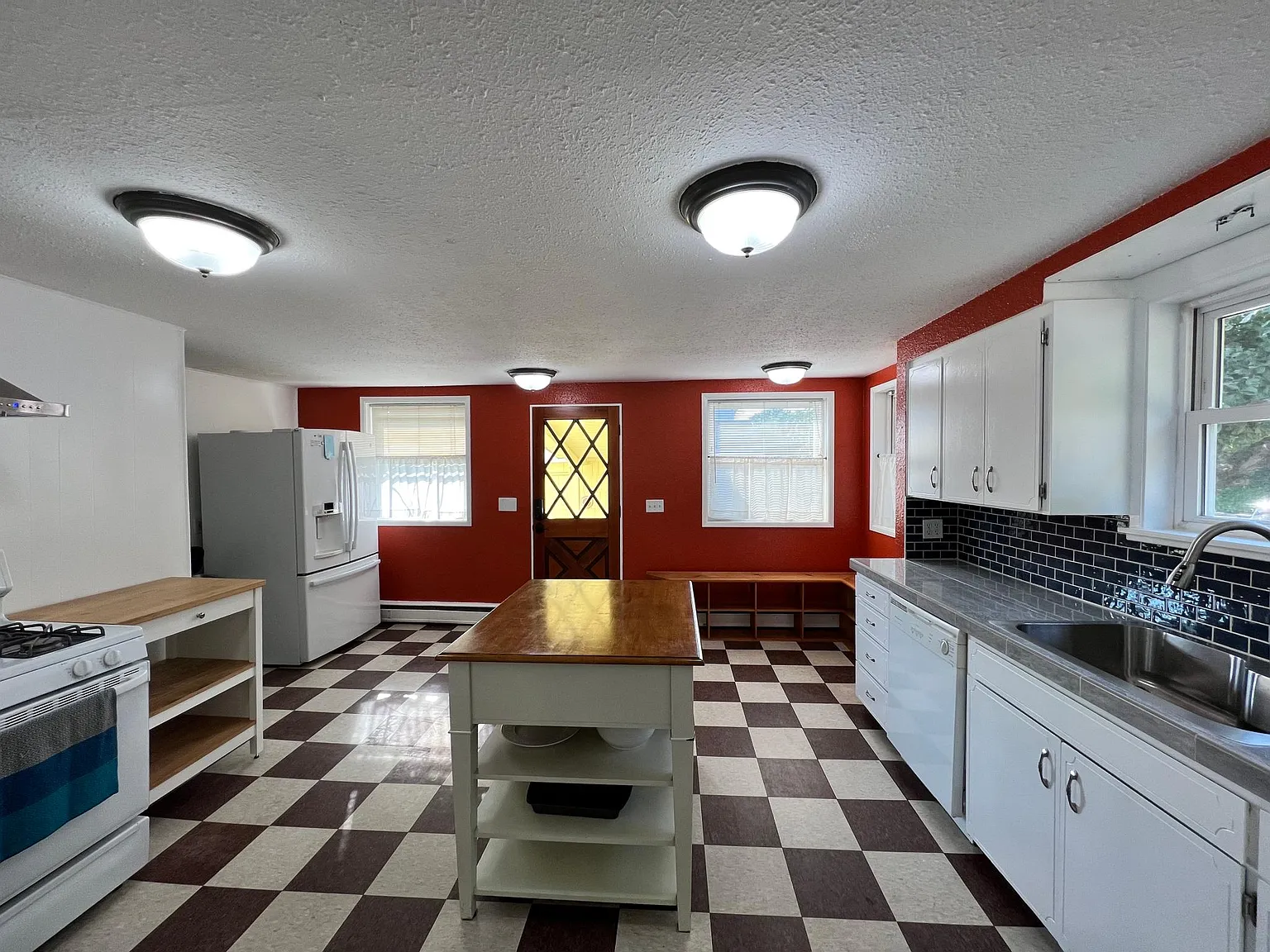 2123 Park St — Photo 4