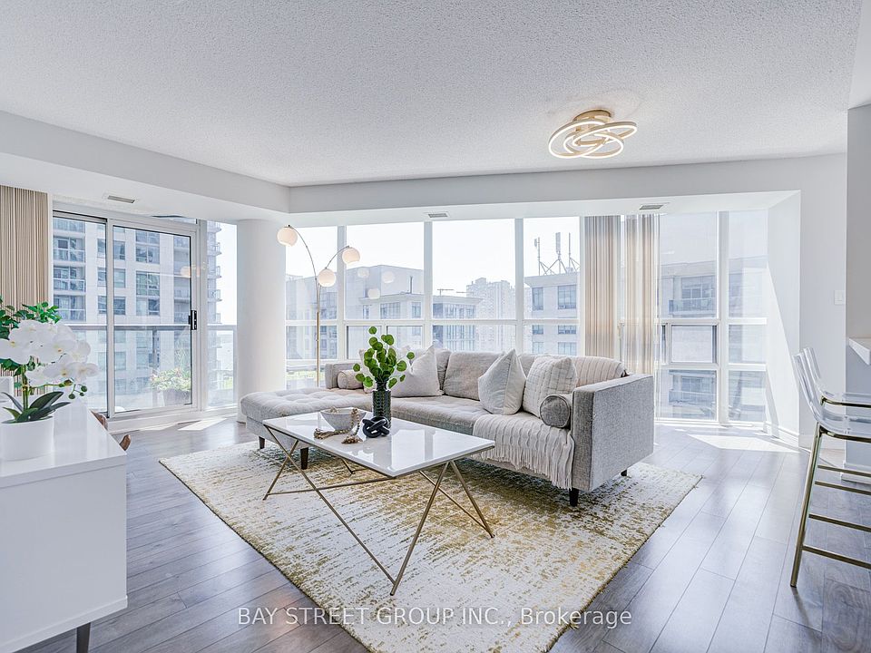 1st image of 30 Grand Trunk Cres #1811