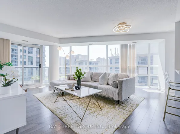 30 Grand Trunk Cres #1811, Toronto, ON M5J 3A4