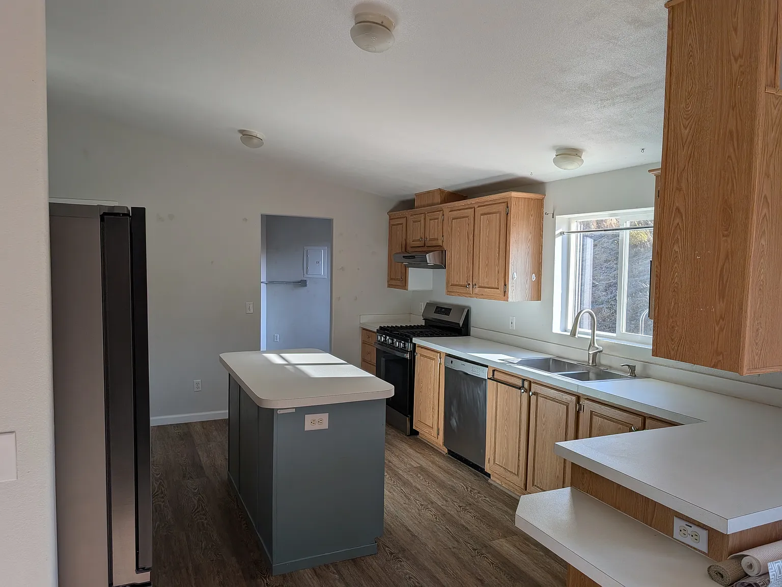 3 bed, 1700 sqft, $4,500 — Photo 4