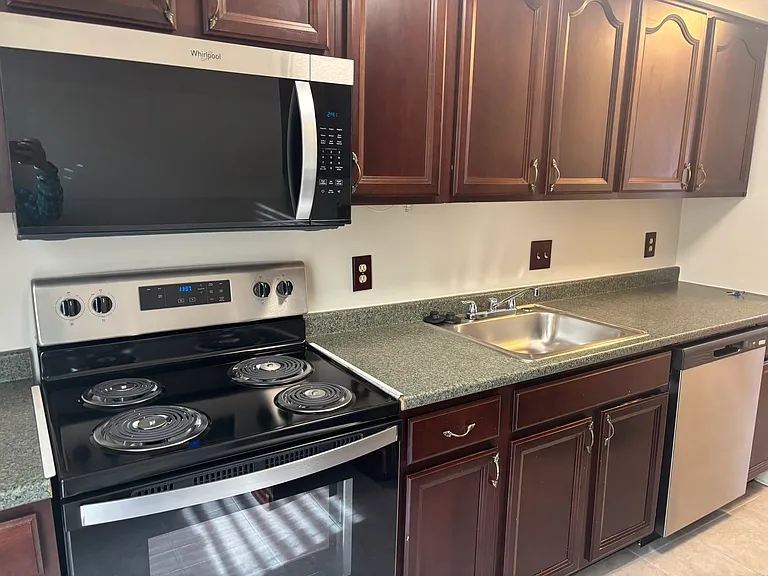 64 Hawthorne Ct NE — Photo 5