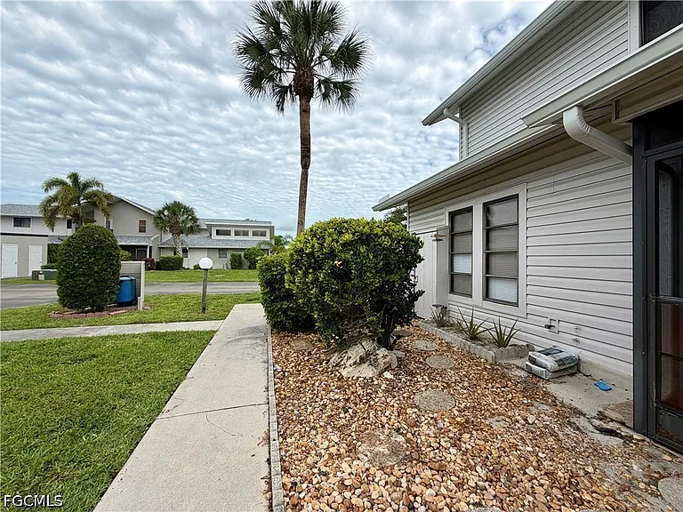 17020 Golfside Cir #104 — Photo 31