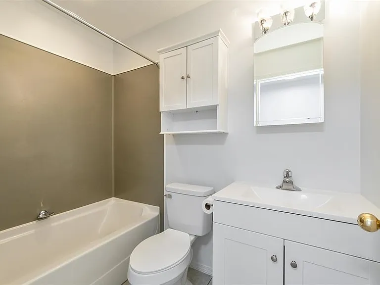 1378 Kenney St — Photo 34
