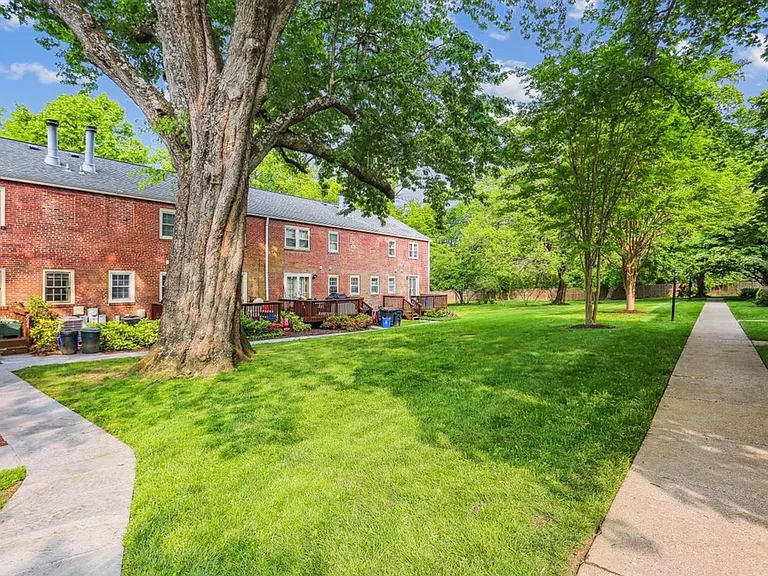4930 Bradley Blvd — Photo 22