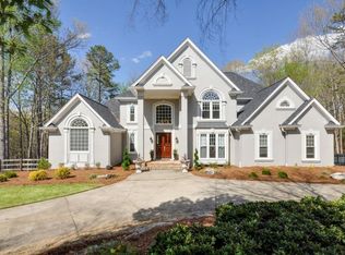725 Valley Summit Dr, Roswell, GA 30075