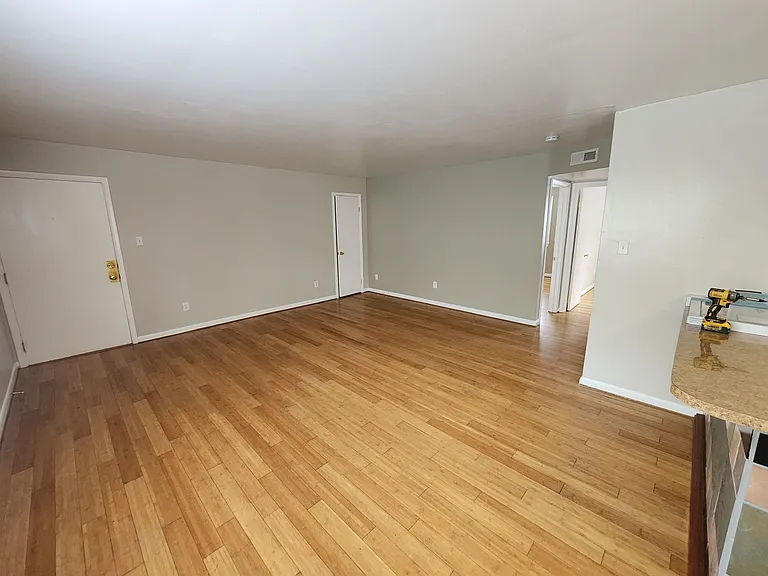 1331 Bayville St — Photo 18