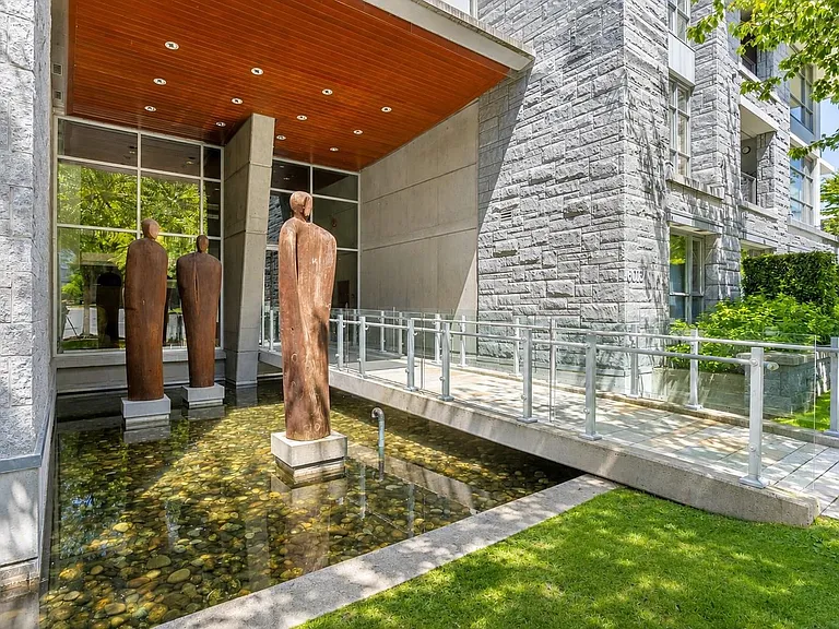 6015 Iona Dr #107 — Photo 28