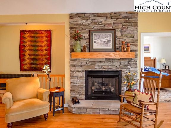 5th image of 242 Fairway Heights Dr