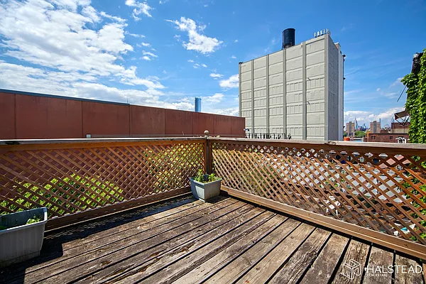 Sold by Brown Harris Stevens | media 9