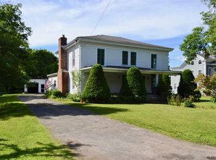330 Mohawk Dr, Tribes Hill, NY 12177