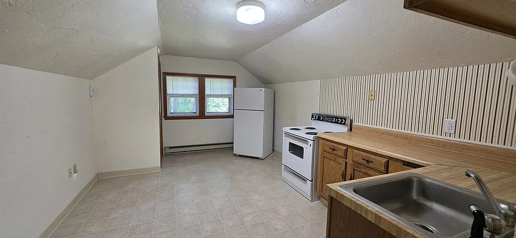 Studio, 1.0 bath, 432 sqft, $1,350 — Photo 2