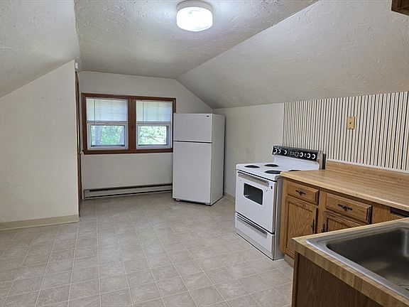 2nd image of 109 Green Hill Pkwy #2