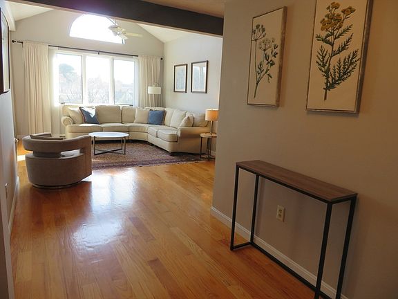 4th image of 155 Kendrick Ave APT 502