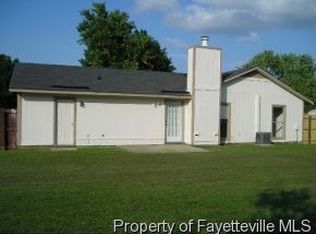 6445 Rutherglen Dr, Fayetteville, NC 28304