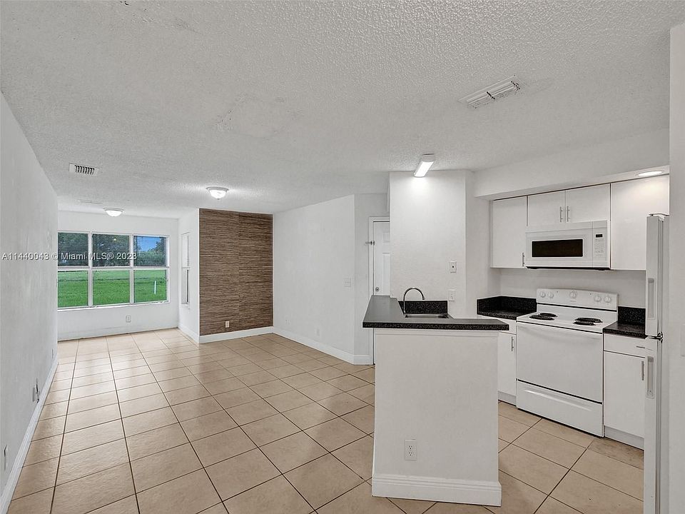 1st image of 3400 Pinewalk Dr N APT 914