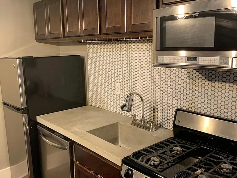 302 S Negley Ave #9 — Photo 7
