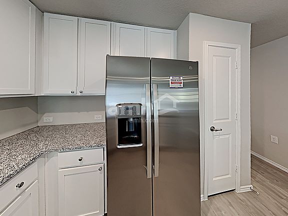 2nd image of 4414 Meadowland Pl