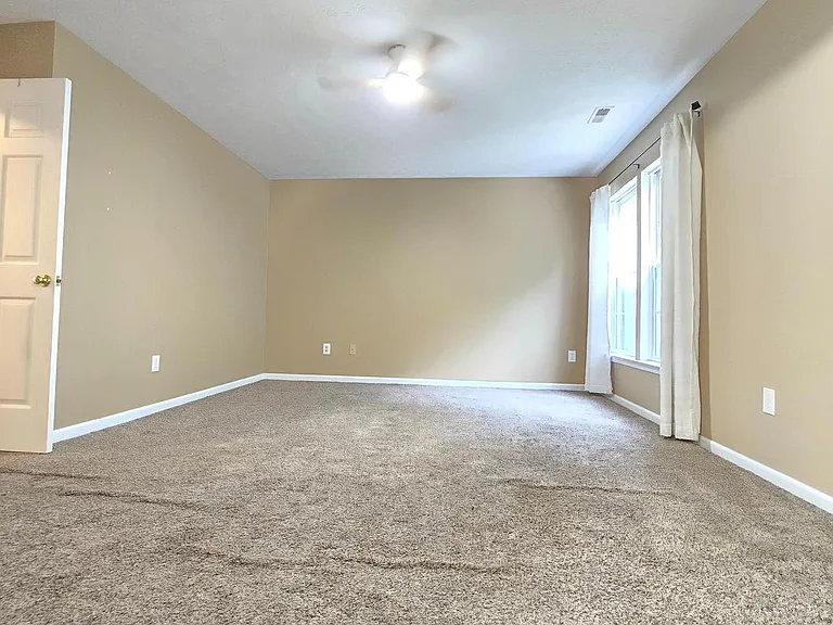 160 Leeds Creek Cir — Photo 17