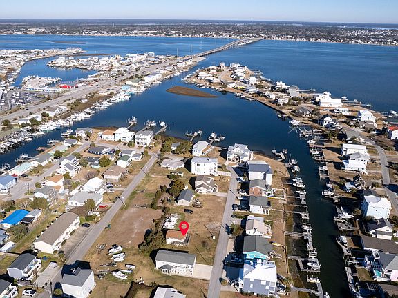 4th image of 203 E Bogue Sound Drive