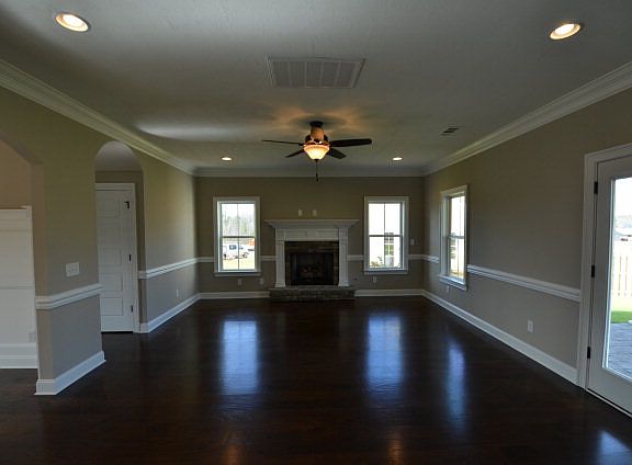 4th image of 421 Kirkwood Dr