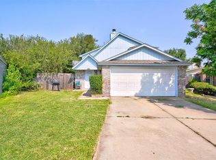 2101 Lakecrest Dr, Moore, OK 73170