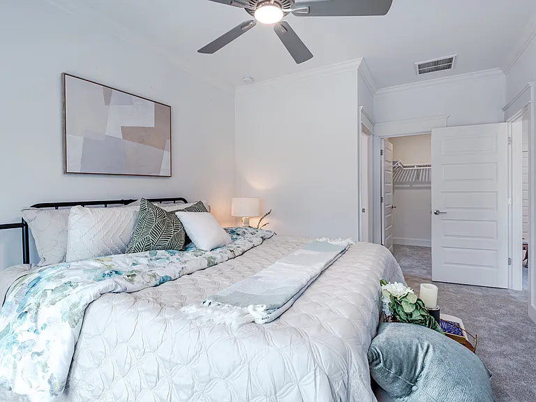 153 Collin Pl — Photo 33