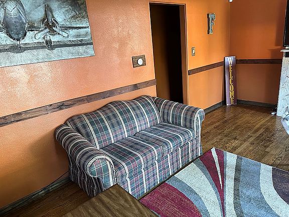 3rd image of 1344 S Pine St