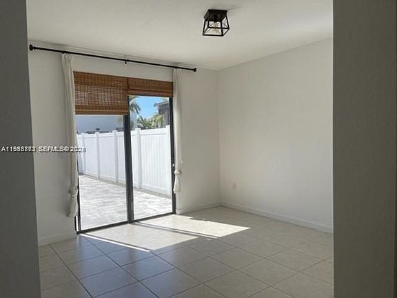 4th image of 3380 W 108th St #Townhouse 3380