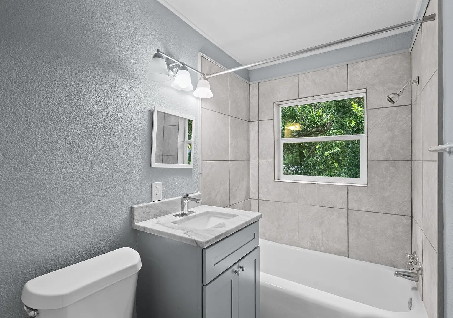2324 Cedar Dr — Photo 4