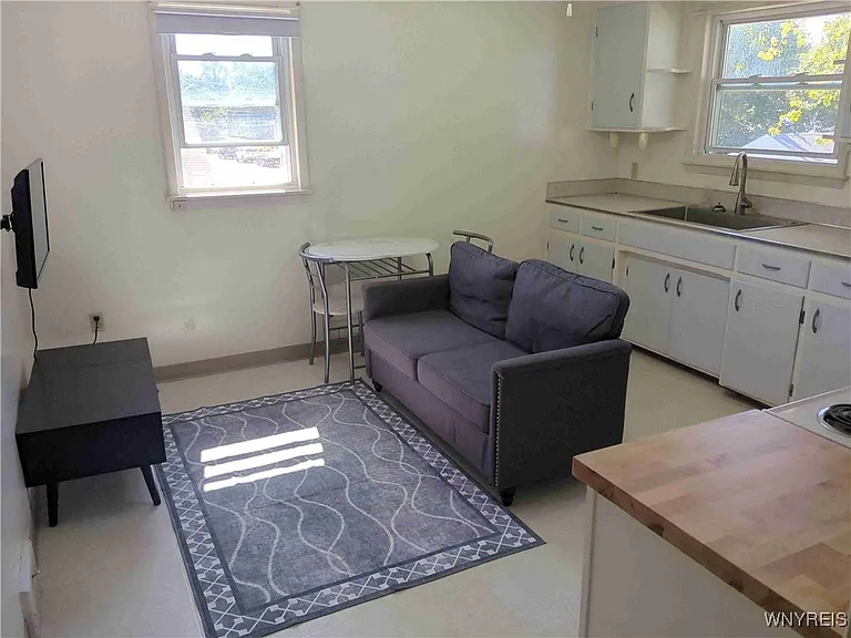 105 Fernald Ave — Photo 3