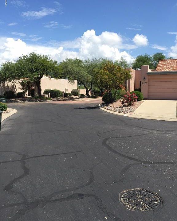 2nd image of 1925 N La Rienda Ave