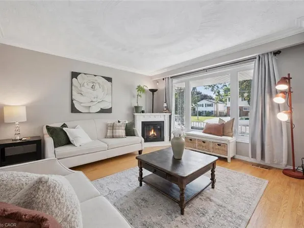 35 Golfview Rd, Guelph, ON N1E 1A5