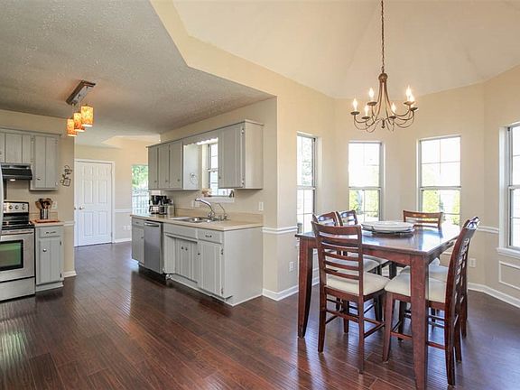 5th image of 1431 Amberwood Cir