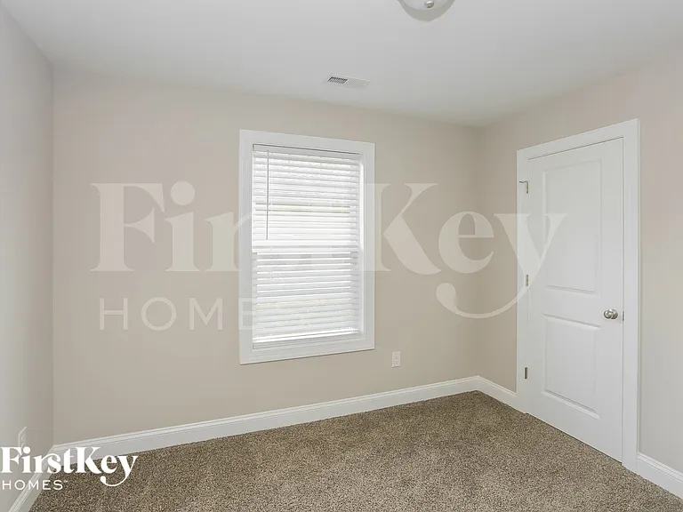 231 Front St — Photo 10