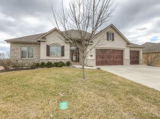 2512 NE Crestview St, Blue Springs, MO 64029